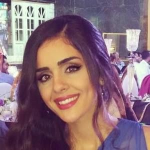 Meet your Posher, Noha